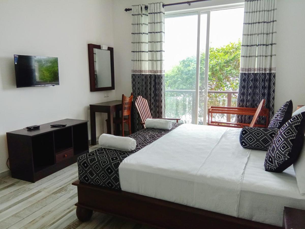 Ara Beach Resort Mirissa Exterior photo